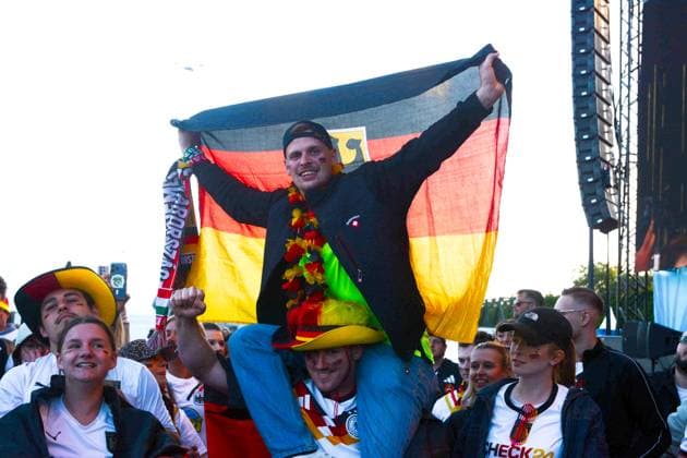 Public View Of German Vs Curacao In Oberhausen Thousands of German football fans gather in front of Rudolf Weber Arena for the public viewing of the 2026 World Cup opening game between Germany and Curacao in Oberhausen, Germany, on June 14, 2026. Oberhausen Germany  Copyright: xYingxTangx originalFilename:tang-wmgerman260520_np5wL.jpg
