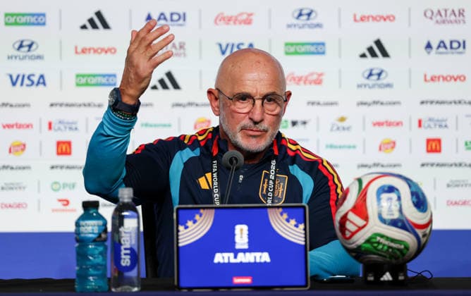 (260615) -- ATLANTA, June 15, 2026 -- Luis de la Fuente, head coach of Spain, attends a press conference, PK, Pressekonferenz ahead of Group H match between Spain and Cape Verde at the FIFA World Cup, WM, Weltmeisterschaft, Fussball 2026 at Atlanta Stadium in Atlanta, the United States, June 14, 2026. ) (SP)U.S.-ATLANTA-FOOTBALL-FIFA WORLD CUP-PRESS CONFERENCE-SPAIN WangxKaiyan 