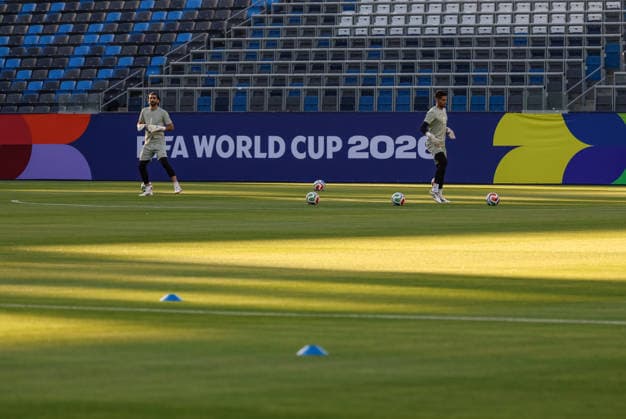 (260615) -- LOS ANGELES, June 15, 2026 -- Goalkeepers of Iran attend a training session at Carson Sports Park in Los Angeles, the United States, on June 14, 2026. ) (SP)U.S.-LOS ANGELES-FOOTBALL FIFA World Cup, WM, Weltmeisterschaft, Fussball TEAM IRAN-TRAINING MaoxSiqian 