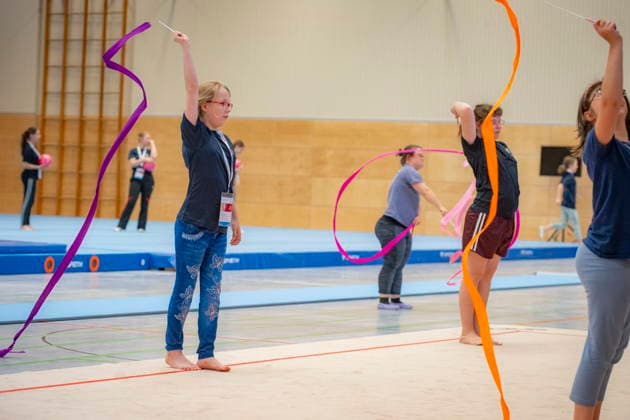 The Special Olympics National Games start on Monday 15 6 2026 in Saarland In the Kreisspoethalle Dillingen, the free training sessions for gymnasts start, here in rhythmic gymnastics and apparatus gymnastics Athletes from Magdeburg from the Elbe Sports Club are training here bub