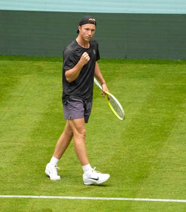 photo Cheers for Max Schoenhaus GER Tennis Tournament Terra Wortmann Cup first round at Gerry Weber Sportpark Heristo Arena in Halle Westfalen on Mon 15 06 2026