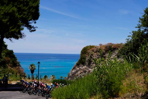 The pack rides during Stage 2 of the Giro Next Gen 2026, from Tropea to Crotone, Italy, Monday, June 15, 2026.  Copyright: xFabioxFerrari LaPressex