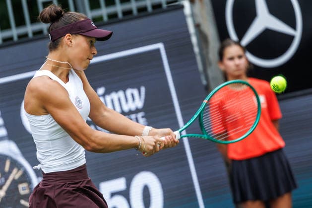 Berlin, 15 06 26, Tennis VANDA Pharmaceuticals BERLIN TENNIS OPEN 2026 at Steffi Graf Stadium Women, Singles, T J Brockmann GER vs 11 A Parks USA Tessa Johanna Brockmann Germany returns a ball VANDA Pharmaceuticals BERLIN TENNIS OPEN 2026