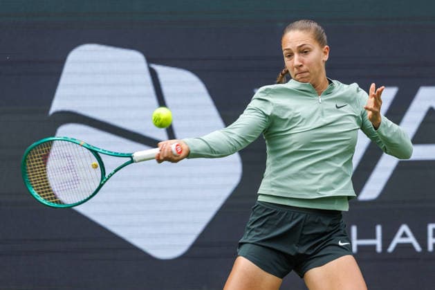 Berlin, 15 06 26, Tennis VANDA Pharmaceuticals BERLIN TENNIS OPEN 2026 at Steffi Graf Stadium Women, Singles, Diane Parry FRA vs Ella Seidel GER Diane Parry returns a ball VANDA Pharmaceuticals BERLIN TENNIS OPEN 2026