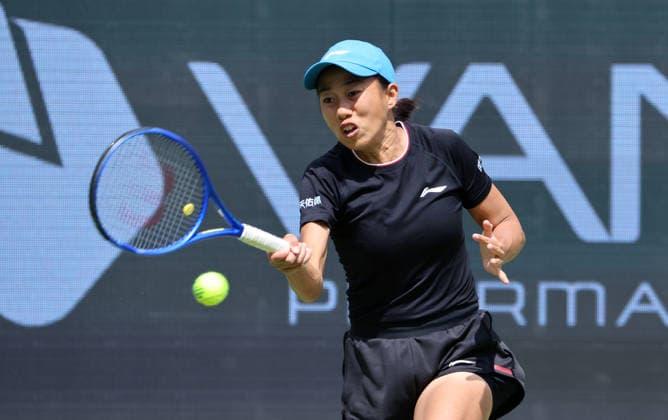 Shuai Zhang CHN Action Upper Body Sport VANDA Pharmaceuticals Berlin Tennis Open Women 15 06 2026