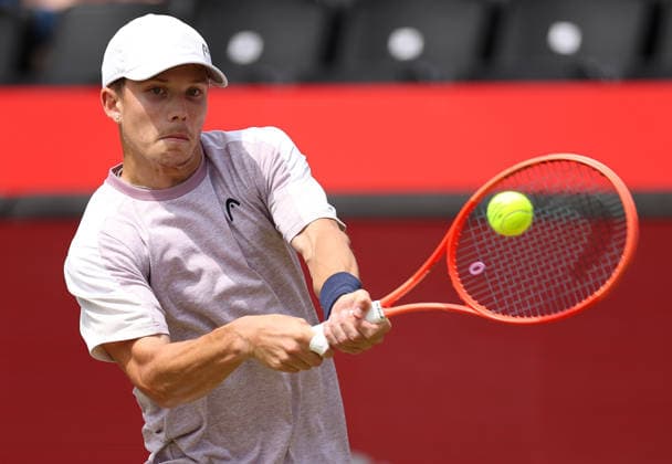 Harry Wendelken of GB in action HSBC Queen s Club Championships, Day Ten, Tennis, Queen s Club, West Kensington, London, UK - 15 Jun 2026London Queen s Club United Kingdom  Copyright: xEllaxLing Shutterstockx 16924336e