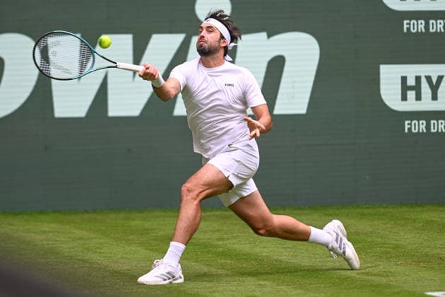 Nikoloz Basilashvili GEO June 15, 2026 ¢ Tennis ¢ TERRA WORTMANN OPEN ¢ ATP 500, Heristo Arena, Westfalenhalle, TERRA WORTMANN OPEN, North Rhine-Westphalia, Germany,detected_source_language Copyright: xpepphotox xHorstxMauelshagenx pep00321, pep_20260615_hm_372938