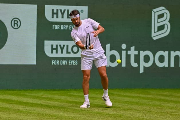 Nikoloz Basilashvili (GEO) hits the ball with his forehand at the TERRA WORTMANN Open 2026, Tennis, ATP, Mens 500, Tournament, Main Draw, June 15, 2026, TERRA WORTMANN Open 2026, Tennis, ATP, Mens Tennis 500, Tournament, Main Draw, June 15, 2026 Indoor,detected_source_language Copyright: xEibner-Pressefoto RobertxGertzenx EP_RGN