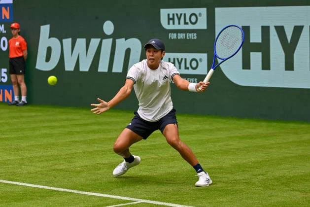 Learner Tien (USA) prepares to return a ball on the forehand TERRA WORTMANN Open 2026, Tennis, ATP, Mens 500, Tournament, Main Draw, June 15, 2026, TERRA WORTMANN Open 2026, Tennis, ATP, Mens Tennis 500, Tournament, Main Draw, June 15, 2026, Indoor,detected_source_language Copyright: xEibner-Pressefoto RobertxGertzenx EP_RGN