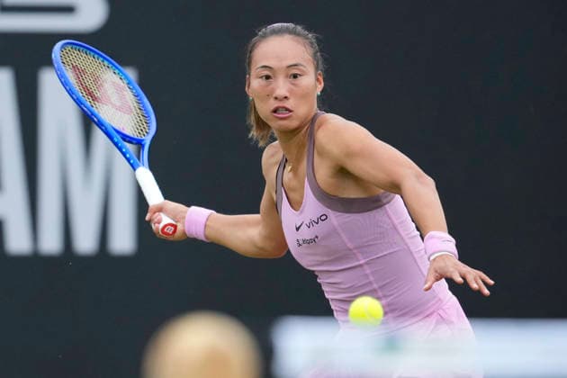 Lexus Nottingham Open - Day One Qinwen Zheng of China competes during her Round of 32 match at the 2026 Lexus Nottingham Open Women s tennis tournament at the Nottingham Tennis Centre in Nottingham, England, on June 15, 2026. Nottingham United Kingdom  Copyright: xOwenxHammondx originalFilename:hammond-2026lexu260615_npNmP.jpg