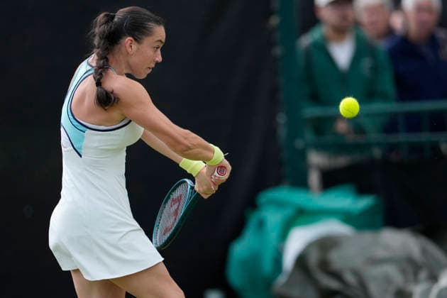 Lexus Nottingham Open - Day One Tereza Valentova of the Czech Republic competes during her Round of 32 match at the 2026 Lexus Nottingham Open Women s tennis tournament at the Nottingham Tennis Centre in Nottingham, England, on June 15, 2026. Nottingham United Kingdom  Copyright: xOwenxHammondx originalFilename:hammond-2026lexu260615_npVSj.jpg
