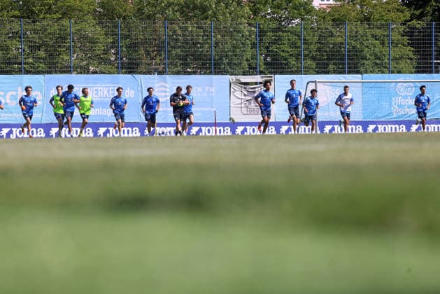 Soccer, Mens, 3rd Division, 2026–2027 Season, TSV 1860 Munich, Training, Grünwalder Strasse 114 The TSV 1860 Munich team running together, cooling down,detected_source_language