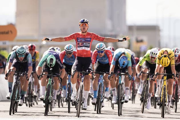 Italy s Davide Donati of Red Bull - Bora - Hansgrohe Rookies stage winner during Stage 2 of the Giro Next Generation from Tropea to Crotone Italy, June 15, 2026  Copyright: xMassimoxPaolone LaPressex