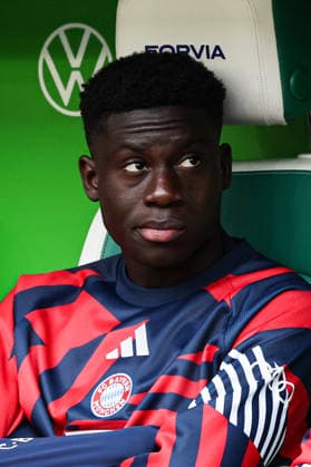 Bara Sapoko Ndiaye (FC Bayern München,39) - 1. Fussball Bundesliga Saison 2025-2026 Punktspiel VfL Wolfsburg vs. FC Bayern München in der Volkswagen Arena in Wolfsburg - Fussball,Deutschland,Mann,Männer,09.05.2026 *** Bara Sapoko Ndiaye, FC Bayern Munich, 39, 1st Bundesliga season 2025–2026, league match between VfL Wolfsburg and FC Bayern Munich at the Volkswagen Arena in Wolfsburg, soccer, Germany, man, men, May 9, 2026,detected_source_language