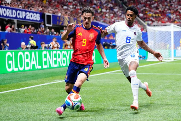 Spain v Cape Verde - FIFA World Cup, WM, Weltmeisterschaft, Fussball 2026 - Group H ATLANTA, UNITED STATES - JUNE 15: Pablo Martin Gavi (9) of Spain and Kevin Pina (8) of Capo Verde compete for the ball during the 2026 FIFA World Cup First Stage Group H match between Spain and Cape Verde at Mercedes-Benz Stadium (Atlanta Stadium) in Atlanta, Georgia, United States on June 15, 2026. Jose Hernandez Anadolu Georgia United States. Editorial use only. Please get in touch for any other usage.  Copyright: x2026xAnadoluxJosexHernandezx