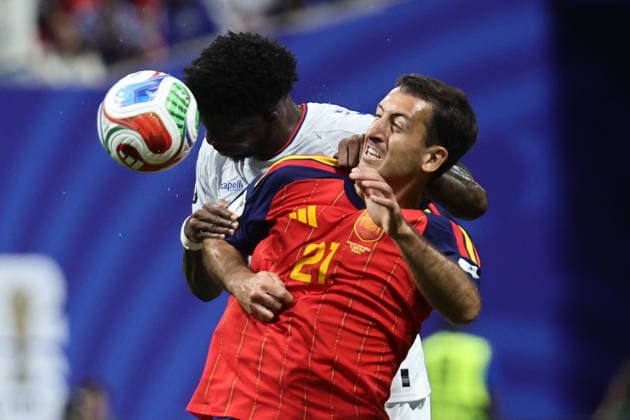 FIFA World Cup, WM, Weltmeisterschaft, Fussball 2026 - Group H - Spain vs Cabo Verde Mikel Oyarzabal (R) of Spain in action against Diney of Cape Verde during the FIFA World Cup 2026 group stage match Spain vs Cabo Verde, in Atlanta, USA, 15 June 2026. ATLANTA United States  Copyright: xRONALDxWITTEKx
