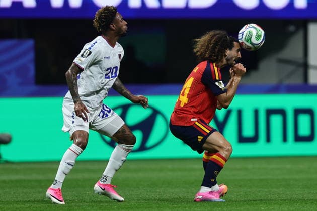 FIFA World Cup, WM, Weltmeisterschaft, Fussball 2026 - Group H - Spain vs Cabo Verde Marc Cucurella (R) of Spain and Ryan Mendes of Cape Verde in action during the FIFA World Cup 2026 group stage match Spain vs Cabo Verde, in Atlanta, USA, 15 June 2026. ATLANTA United States  Copyright: xRONALDxWITTEKx