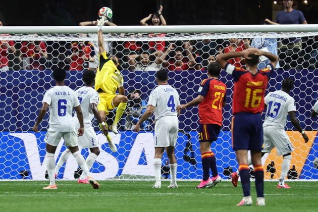 FIFA World Cup, WM, Weltmeisterschaft, Fussball 2026 - Group H - Spain vs Cabo Verde Goalkeeper Vozinha of Cape Verde saves a shot during the FIFA World Cup 2026 group stage match Spain vs Cabo Verde, in Atlanta, USA, 15 June 2026. ATLANTA United States  Copyright: xRONALDxWITTEKx