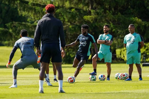 Panama Training Day - 2026 FIFA World Cup, WM, Weltmeisterschaft, Fussball Jose FAJARDO 17 of Panama national football team warms-up during the training day ahead the 2026 FIFA World Cup Group L match against Ghana at Nottawasaga Resort. on June 15, 2026 in Toronto, Canada. (Photo by Leonardo Ramirez Eyepix Group) Copyright: xLeonardoxRamirezx xEyepixxGroupx LR15062026-02679