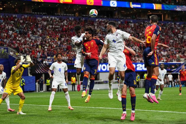 Ferran Torres of Spain and Laros Duarte of Cape Verde battle for the ball during the Spain vs. Cape Verde match in Group H of the 2026 FIFA World Cup at Atlanta Stadium in Atlanta, United States, on June 15, 2026. Photo by DeFodi Images (Thor Wegner),detected_source_language