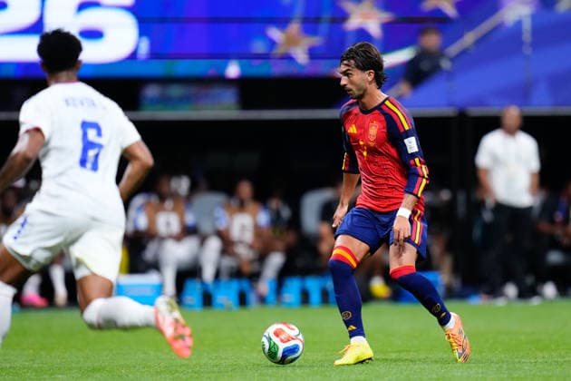 Spain v Cape Verde - FIFA World Cup, WM, Weltmeisterschaft, Fussball 2026 - Group H ATLANTA, UNITED STATES - JUNE 15: Ferran Torres (R) of Spain drives the ball during the 2026 FIFA World Cup First Stage Group H match between Spain and Cape Verde at Mercedes-Benz Stadium (Atlanta Stadium) in Atlanta, Georgia, United States on June 15, 2026. Jose Hernandez Anadolu Georgia United States. Editorial use only. Please get in touch for any other usage.  Copyright: x2026xAnadoluxJosexHernandezx