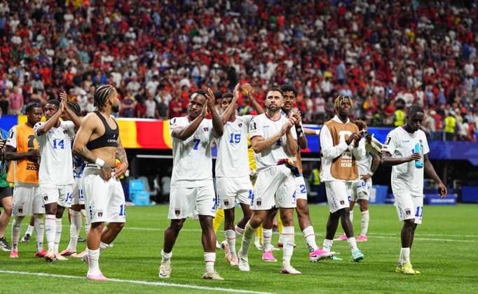 The Cape Verde and Japan teams celebrate during the Spain vs. Cape Verde match in Group H of the 2026 FIFA World Cup at Atlanta Stadium in Atlanta, United States, on June 15, 2026. Photo by DeFodi Images (Thor Wegner),detected_source_language