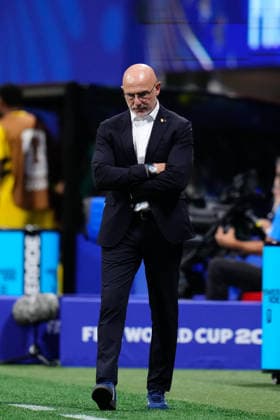 Spain v Cabo Verde: Group H - FIFA World Cup, WM, Weltmeisterschaft, Fussball 2026 Luis de la Fuente, head coach of Spain, looks on during the FIFA World Cup 2026 Group H match between Spain and Cabo Verde at Atlanta Stadium on June 15, 2026 in Atlanta, United States. Atlanta GA United States  Copyright: xJosexBretonx originalFilename:bretonhernandez-spainvca260615_npMcc.jpg