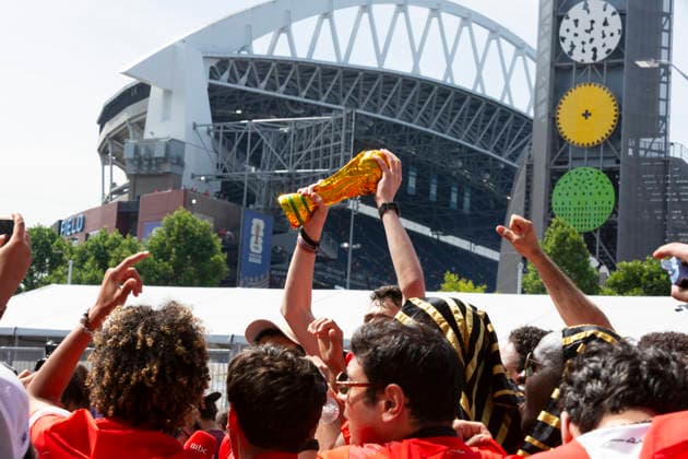 June 15, 2026, Seattle, Washington, USA: Fans of Egypt arrive for the FIFA World Cup, WM, Weltmeisterschaft, Fussball match between Belgium and Egypt at Seattle Stadium in Seattle on Monday, June 15, 2026. Seattle USA - ZUMAg235 20260615_zap_g235_005 Copyright: xPaulxChristianxGordonx