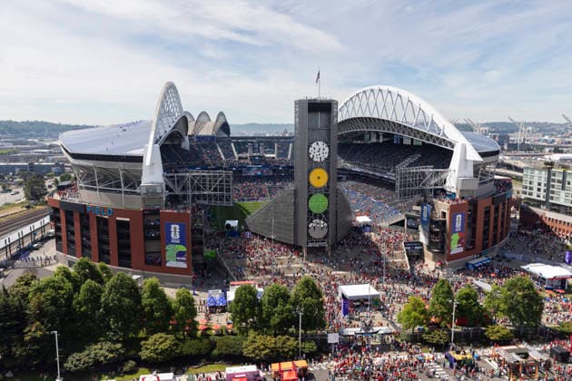June 15, 2026, Seattle, Washington, USA: Fans arrive for the FIFA World Cup, WM, Weltmeisterschaft, Fussball match between Belgium and Egypt at Seattle Stadium in Seattle on Monday, June 15, 2026. Seattle USA - ZUMAg235 20260615_zap_g235_006 Copyright: xPaulxChristianxGordonx
