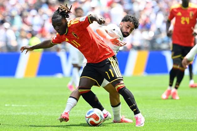 Belgium vs Egypt - 2026 FIFA World Cup, WM, Weltmeisterschaft, Fussball SEATTLE, USA - JUNE 15 : Doku Jeremy forward of Belgium and Attia Marwan midfielder of Egypt battle for the ball during the FIFA World Cup 2026 Group G match between Belgium and Egypt at the Lumen Field stadium on June 15, 2026 in Seattle, USA, 15 06 2026 Seattle United States of America  Copyright: xNicoxVereeckenx