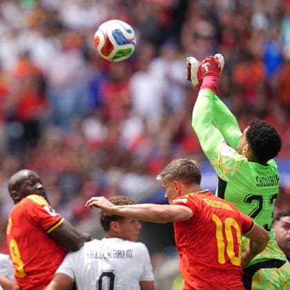 Belgium v Egypt - FIFA World Cup, WM, Weltmeisterschaft, Fussball 2026 - Group G SEATTLE, UNITED STATES - JUNE 15: Romelu Lukaku (9) and Trossard of Belgium in action during the 2026 FIFA World Cup First Stage Group G match between Belgium and Egypt at Lumen Field (Seattle Stadium) in Seattle, Washington, United States on June 15, 2026. Ercin Erturk Anadolu Washington United States. Editorial use only. Please get in touch for any other usage.  Copyright: x2026xAnadoluxErcinxErturkx