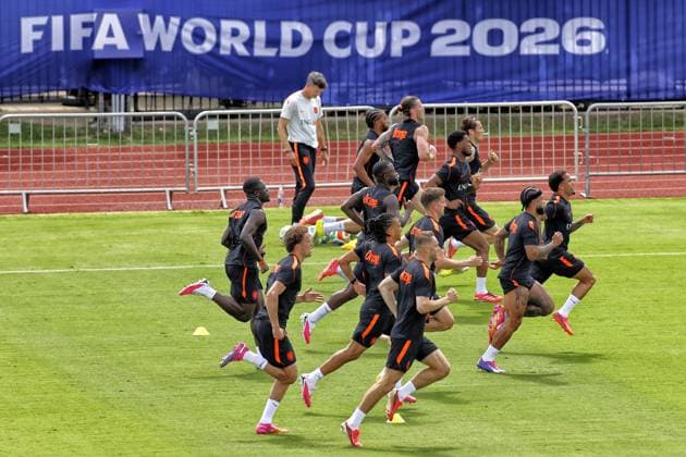 DALLAS, 15-06-2026, Southern Methodist University, World Cup 2026, Netherlands training following yesterday™s match against Japan. Picture shows players making a warming up round Netherlands training in Dallas  x204386810x Copyright: