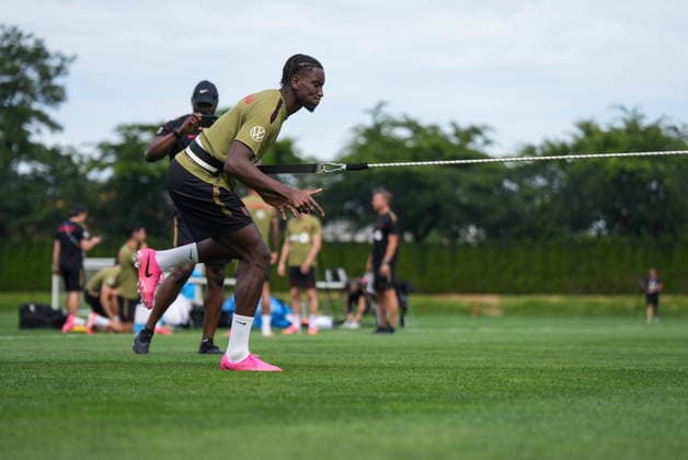 June 15, 2026, Vancouver, Bc, CANADA: Canada s Moise Bombito participates in a FIFA World Cup, WM, Weltmeisterschaft, Fussball soccer training session, in Vancouver, on Monday, June 15, 2026. Canada News - June 15, 2026  - ZUMAc35_ 20260615_zaf_c35_101 Copyright: xDarrylxDyckx