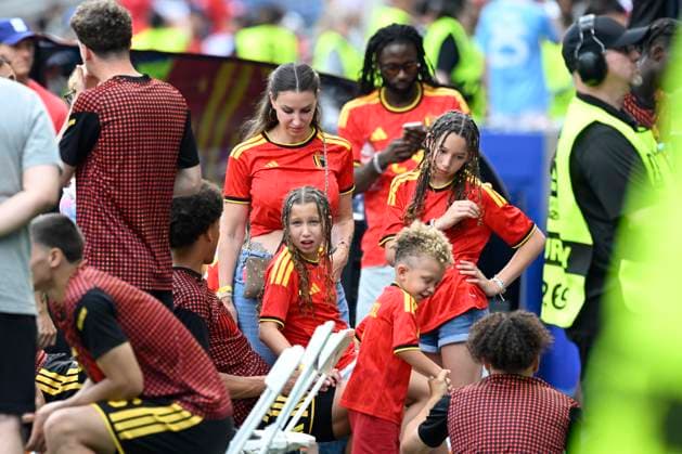 Belgium vs Egypt - 2026 FIFA World Cup, WM, Weltmeisterschaft, Fussball SEATTLE, USA - JUNE 15 : Maï-Li (11), Evy (9) en Aydji (5) children of Witsel Axel midfielder of Belgium and his wife Rafaella Szabo during the FIFA World Cup 2026 Group G match between Belgium and Egypt at the Lumen Field stadium on June 15, 2026 in Seattle, USA, 15 06 2026 Seattle United States of America  Copyright: xNicoxVereeckenx