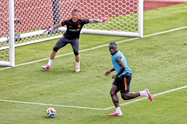 DALLAS, 15-06-2026, Southern Methodist University, World Cup 2026, Netherlands training following yesterday™s match against Japan. Picture shows Mark Flekken, Brian Brobbey Netherlands training in Dallas  x204387696x Copyright: