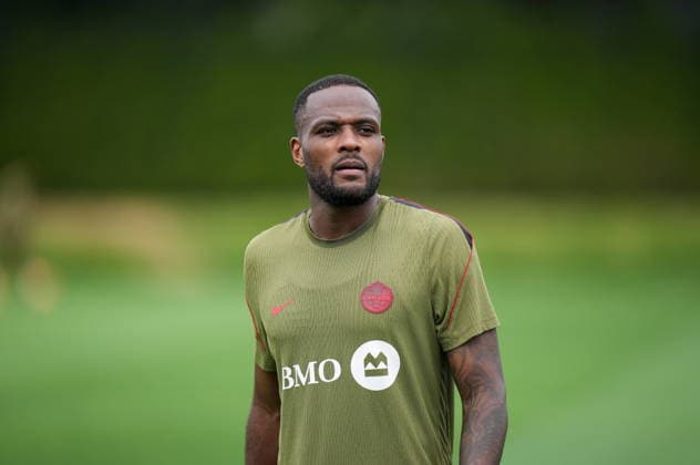 June 15, 2026, Vancouver, Bc, CANADA: Canada s Cyle Larin leaves the field after a FIFA World Cup, WM, Weltmeisterschaft, Fussball soccer training session, in Vancouver, on Monday, June 15, 2026. Canada News - June 15, 2026  - ZUMAc35_ 20260615_zaf_c35_122 Copyright: xDarrylxDyckx