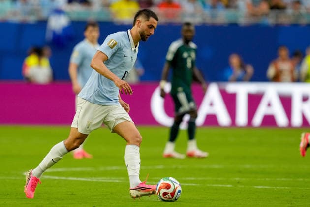 Rodrigo Bentancur of Uruguay controls the ball during the 2026 FIFA World Cup Group H match between Saudi Arabia and Uruguay at Miami Stadium on June 15, 2026, in Miami, United States. Photo by Alex Gottschalk, DeFodi Images,detected_source_language