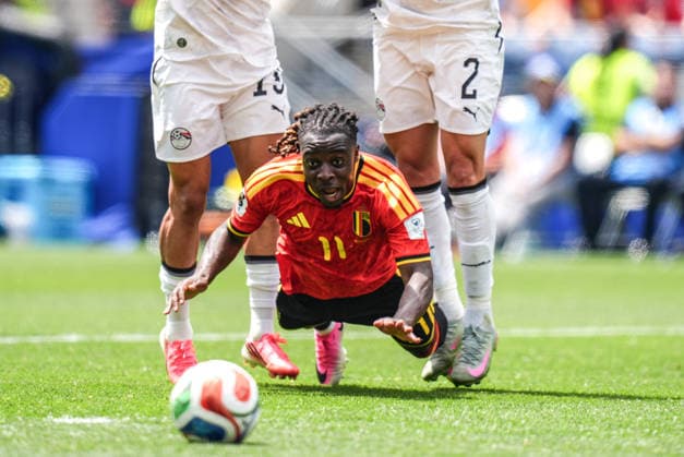Belgium v Egypt - FIFA World Cup, WM, Weltmeisterschaft, Fussball 2026 - Group G SEATTLE, UNITED STATES - JUNE 14: Belgium s Jeremy Doku (L) challenges an Egypt player during the 2026 FIFA World Cup Group G match between Belgium and Egypt at Lumen Field in Seattle, Washington, United States, on June 14, 2026. Ercin Erturk Anadolu Washington United States. Editorial use only. Please get in touch for any other usage.  Copyright: x2026xAnadoluxErcinxErturkx
