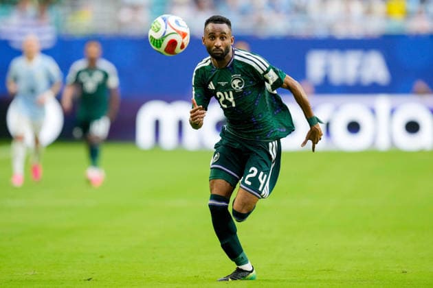 Moteb Alharbi of Saudi Arabia controls the ball during the 2026 FIFA World Cup Group H match between Saudi Arabia and Uruguay at Miami Stadium on June 15, 2026, in Miami, United States. Photo by Alex Gottschalk, DeFodi Images,detected_source_language