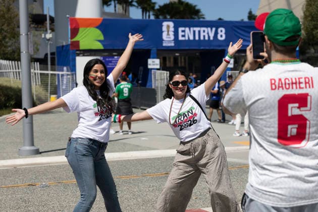 June 15, 2026, Los Angeles, California, USA: Soccer fans pose photos before the FIFA World Cup, WM, Weltmeisterschaft, Fussball Group G soccer match between the IR Iran and the New Zealand at SoFi Stadium in Inglewood, Calif., Monday, June 15, 2026. World Cup 2026: IR Iran Vs New Zealand  - ZUMAc68_ 20260615_zaf_c68_008 Copyright: xRingoxChiux