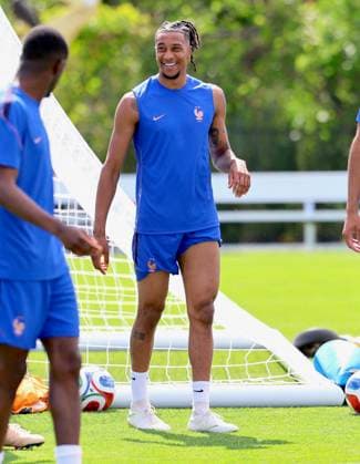 French Soccer Team at Practice Session - New Jersey French player Michael Olise participes during a training session for the 2026 World Cup ahead of France-Senegal in New Jersey on June 15, 2026. Photo by Charles Guerin ABACAPRESS.COM Morristown NJ  Copyright: xGuerinxCharles ABACAx