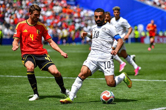 June 15, 2026: Egypt Forward Mohamed Salah (10) ready to pass near the goal as Belgium Defender Brandon Mechele (4) plays defense during the FIFA World Cup, WM, Weltmeisterschaft, Fussball soccer match between Belgium and the Egypt in Seattle, WA. The match ended in a 1-1 draw. CSM Seattle United States - ZUMAc04_ 20260615_zma_c04_013 Copyright: xStevexFaberx
