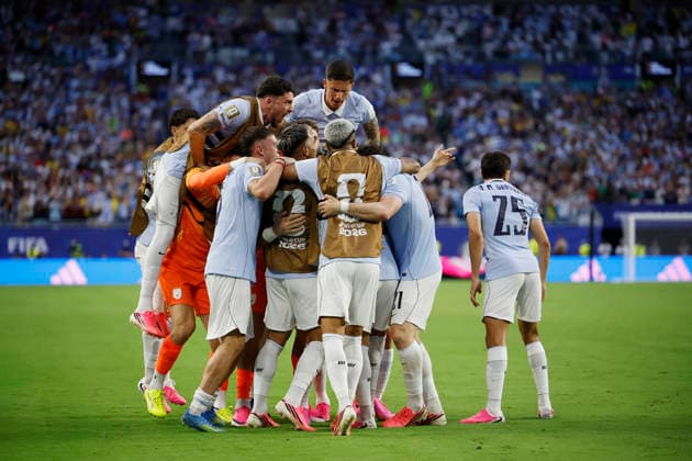 Uruguayan players celebrate a goal during a Group H match at the 2026 FIFA World Cup, WM, Weltmeisterschaft, Fussball between Saudi Arabia and Uruguay at Hard Rock stadium in Miami, United States, 15 June 2026. FIFA World Cup 2026 - Group H - Saudi Arabia - Uruguay !ACHTUNG: NUR REDAKTIONELLE NUTZUNG!  Copyright: xAlbertoxEstevezx GR2127 20260616-55020606799_1