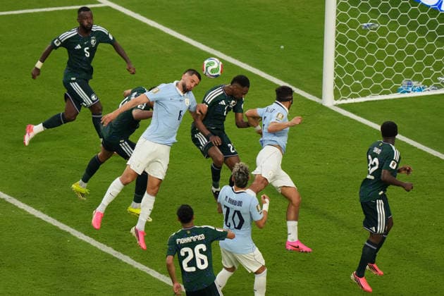 Rodrigo Bentancur (L) of Uruguay in action during the FIFA World Cup, WM, Weltmeisterschaft, Fussball 2026 group stage H soccer match between Saudi Arabia and Uruguay at Hard Rock Stadium in Miami, USA, 15 June 2026. FIFA World Cup 2026 - Group H - Saudi Arabia vs Uruguay !ACHTUNG: NUR REDAKTIONELLE NUTZUNG!  Copyright: xALBERTOxBOALx GR2117 20260616-55020606842_1