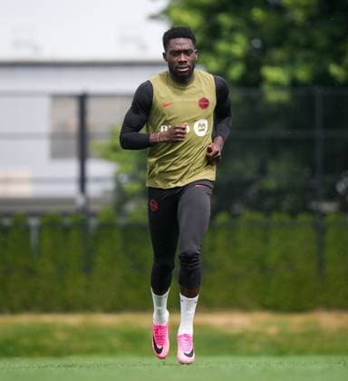 June 15, 2026, Vancouver, Bc, CANADA: Canada s Alphonso Davies participates in a FIFA World Cup, WM, Weltmeisterschaft, Fussball soccer training session, in Vancouver, on Monday, June 15, 2026. Canada News - June 15, 2026  - ZUMAc35_ 20260615_zaf_c35_129 Copyright: xDarrylxDyckx