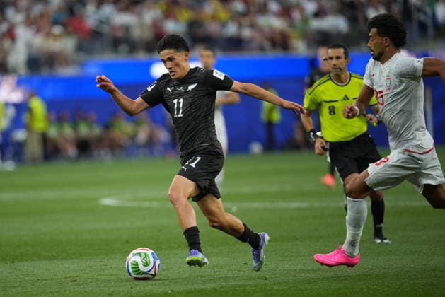 Iran v New Zealand - FIFA World Cup, WM, Weltmeisterschaft, Fussball 2026 - Group G SANTA CLARA, UNITED STATES - JUNE 15: Elijah Just (11) of New Zealand in action during the 2026 FIFA World Cup First Stage Group G match between IR Iran and New Zealand at the Los Angeles Stadium (SoFi Stadium) in Inglewood, California, United States on June 15, 2026. Tayfun Coskun Anadolu California United States. Editorial use only. Please get in touch for any other usage.  Copyright: x2026xAnadoluxTayfunxCoskunx
