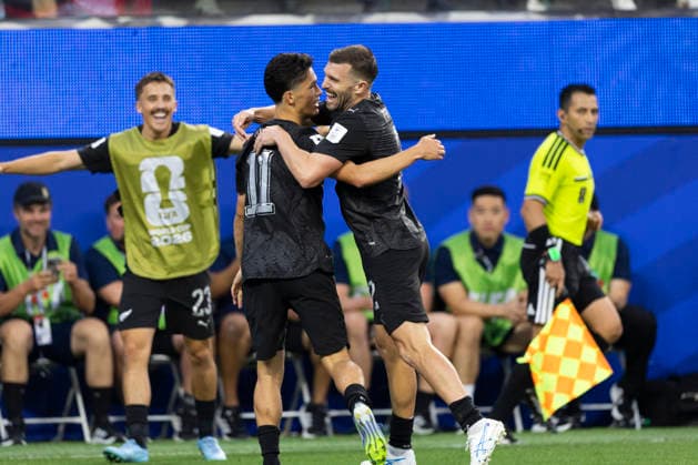 June 15, 2026, Los Angeles, California, USA: New Zealand Elijah Just (11) celebrates with Tim Payne (2) after scoring against the IR Iran during the FIFA World Cup, WM, Weltmeisterschaft, Fussball Group G soccer match at SoFi Stadium in Inglewood, Calif., Monday, June 15, 2026. Los Angeles USA - ZUMAc68_ 20000101_zaf_c68_109 Copyright: xRingoxChiux