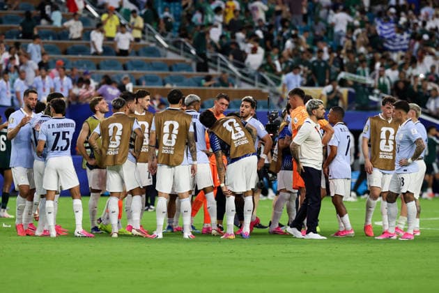 MIAMI GARDENS, FL - JUNE 15: Uruguay players are seen on the field at the end of a FIFA World Cup, WM, Weltmeisterschaft, Fussball 2026 Group H match between Saudi Arabia and Uruguay on June 15, 2026 at Miami Stadium, in Miami Gardens, Fla.(Photo by Chris Arjoon Icon Sportswire) SOCCER: JUN 15 FIFA World Cup 26 Group H - Saudi Arabia vs Uruguay EDITORIAL USE ONLY Icon26061500100060