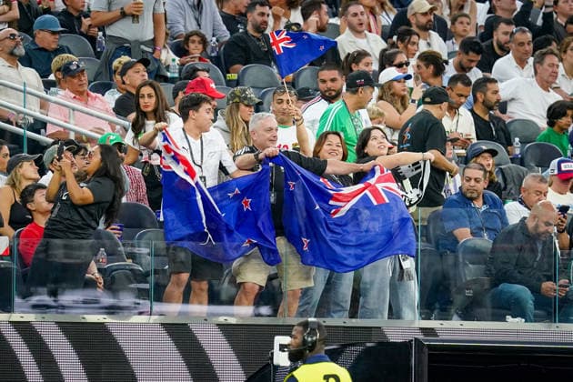 USA: Fußball FIFA World Cup, WM, Weltmeisterschaft, Fussball 2026 Gruppenphase Gruppe G Iran vs Neuseeland SoFi Stadium (Inglewood, Los Angeles County, Kalifornien): Fans aus Neuseeland *** USA Soccer 2026 FIFA World Cup Group Stage Group G Iran vs. New Zealand SoFi Stadium Inglewood, Los Angeles County, California New Zealand fans,detected_source_language Copyright: xJOERANxSTEINSIEKx