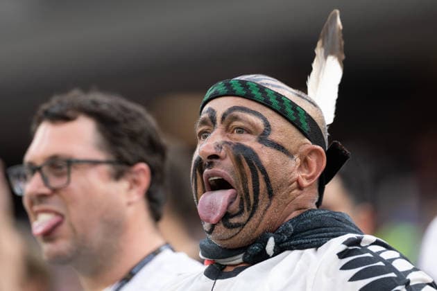 INGLEWOOD, CA - JUNE 15: A fan of New Zealand shows their support as they perform the haka during the FIFA World Cup, WM, Weltmeisterschaft, Fussball 2026 Group G match between IR Iran and New Zealand on June 15, 2026 at Los Angeles Stadium in Inglewood, CA. (Photo by Karl Anderson Icon Sportswire) SOCCER: JUN 15 FIFA World Cup 26 Group G - IR Iran vs New Zealand EDITORIAL USE ONLY Icon272260615001